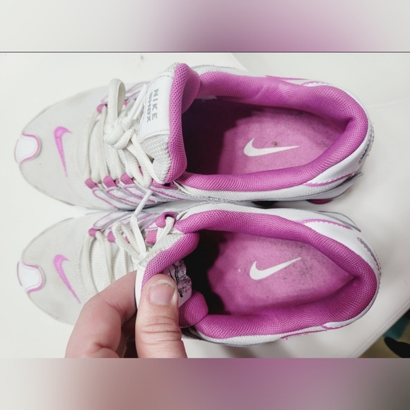 Womens Nike Shox Sneakers Pink & White Athletic Shoes - Picture 10 of 12